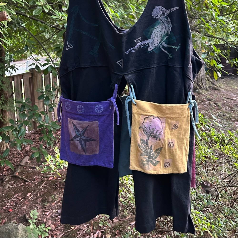 Blue Fish Boho Black Vest w Hanging Pockets & Beautiful Art